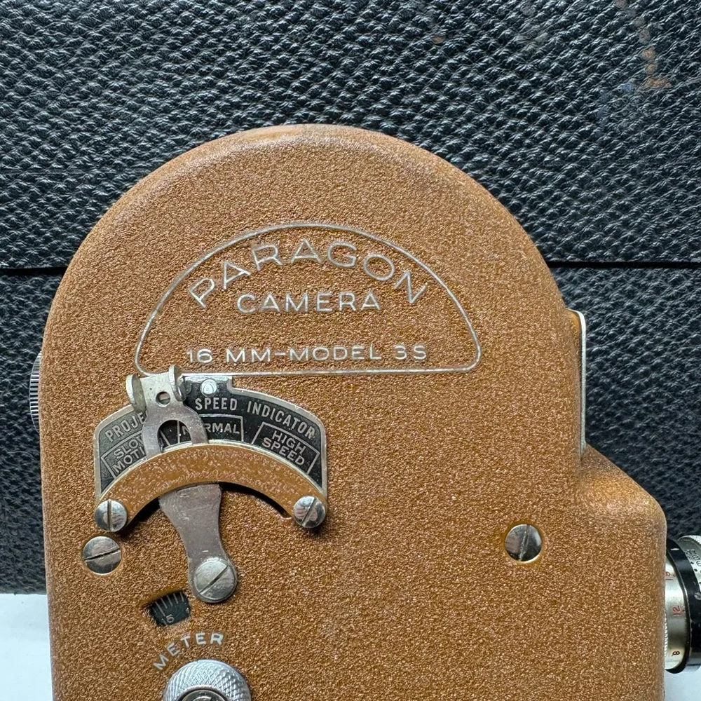 Vintage 16mm Movie Camera Paragon w/ Luxor Super Anastigmat F:1.5 focus 25mm USA